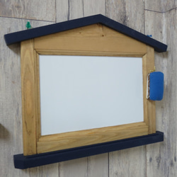 紺色の屋根のおうち型ホワイトボード　アーチブルー（つや消しの紺）×ウォールナット 2枚目の画像
