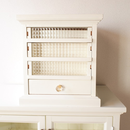 1点在庫有】チェッカーガラスの糸ケース 四段ミニチェスト ミルキー