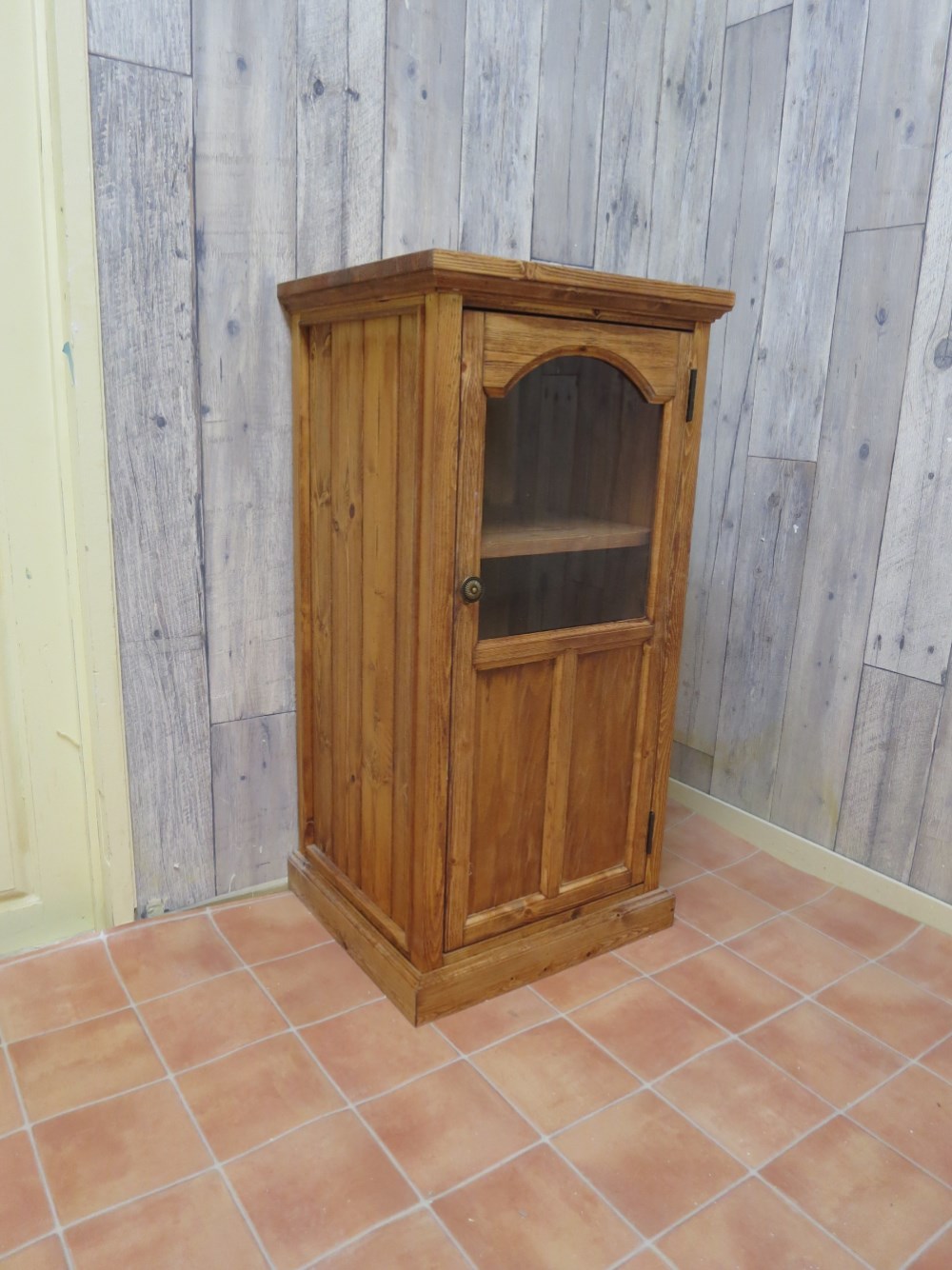 【２週間程度で発送可】アーチトップのキャビネット　ライトブラウン  ★取っ手が選べる★