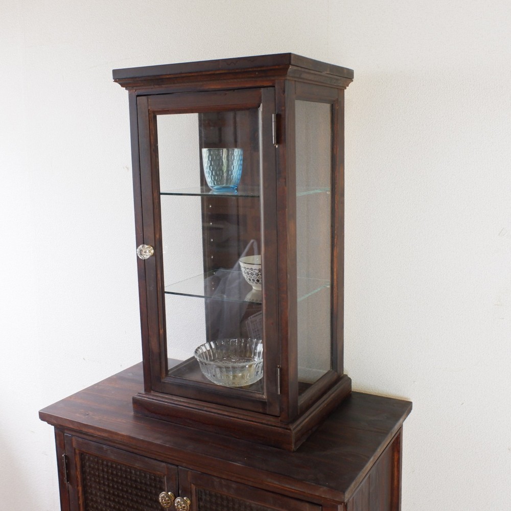 【１点在庫有】　ガラスケース縦長タイプ　透明ガラス　ダークブラウン塗装　★取っ手が選べる★