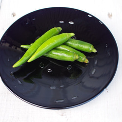 【※現在、受注発注のみ受付中※】雨粒プレート・ブラック《琉球ガラス・食器・小皿》 3枚目の画像