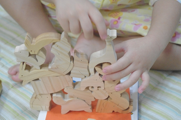 送料無料　木のおもちゃ　動物組み木　カバの親子 4枚目の画像