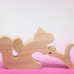 送料無料　木のおもちゃ　動物組み木　どんぐりとリスの親子 3枚目の画像