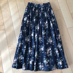 【SALE】チューリップの花ジャガードスカート（ネイビー） 1枚目の画像