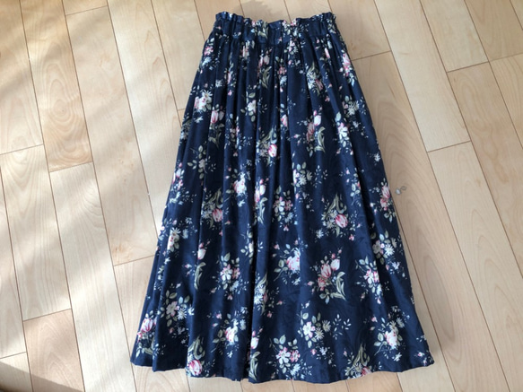 【SALE】チューリップの花ジャガードスカート（ネイビー） 1枚目の画像