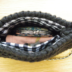 ヘリンボーン柄が可愛い手編みのショルダーバッグ♪　　編みバッグ　コットン　　内布付き 5枚目の画像