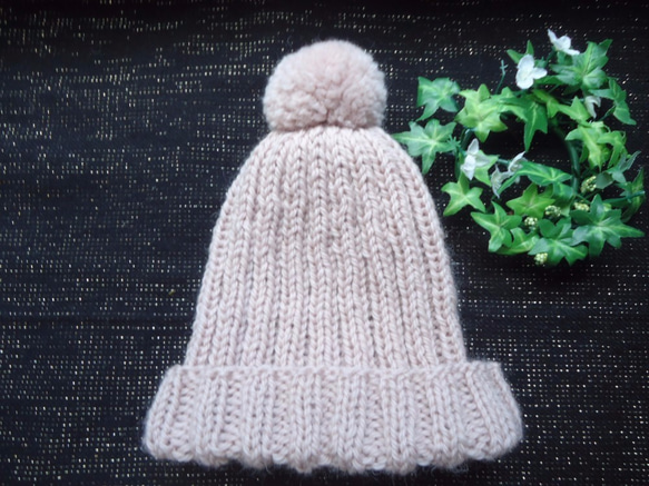 可愛いポンポン付きリブ編みのニット帽子　♡　ゴム編み 4枚目の画像