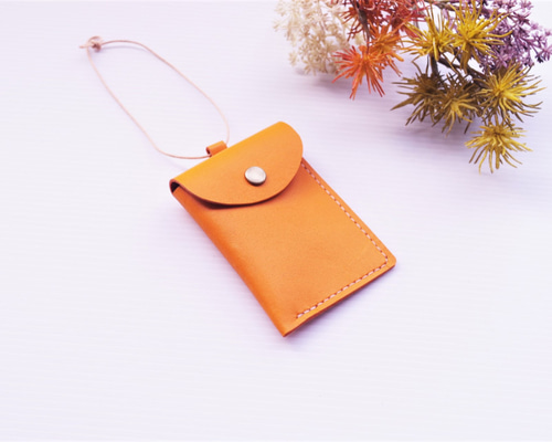 カードやお札も入る！大きなサイズ向けのお守りケース ＊ 牛革 ＊ 濃