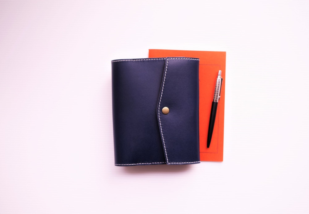 ＊ 濃藍（こあい） ＊　ほぼ日 対応　A6　文庫本サイズ　オリジナル　牛革