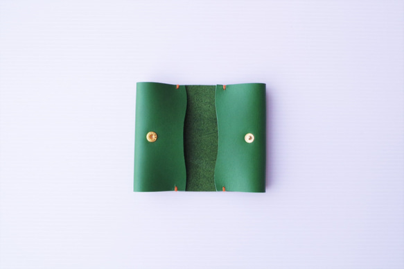 ✻　～可愛く立つ～　名刺入れ　カードケース　✻　牛革　✻　アニリン 森林グリーン色　✻ 4枚目の画像