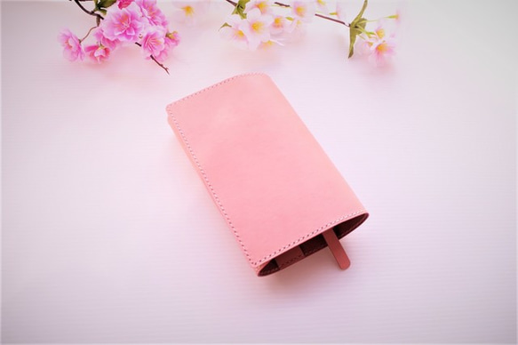 ✻　～桜ピンク色～　✻　牛革　文庫本サイズ　ブックカバー　✻ 3枚目の画像