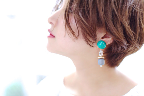 Big silhouette pierce/earring GREEN 1枚目の画像