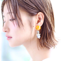 Big silhouette pierce/earring ORANGE 2枚目の画像