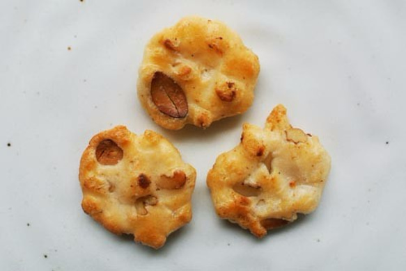 【季節限定】 焙煎ミックスナッツおかき - Almond & Walnuts OKAKI - グルテンフリー 1枚目の画像