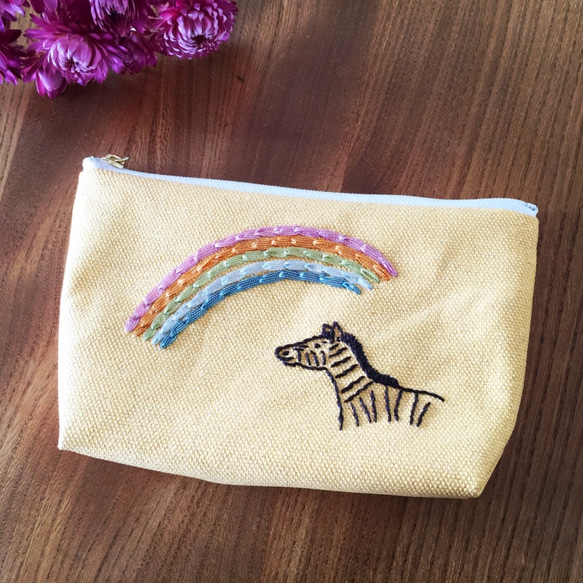 リボン刺繍のポーチ 黄色 虹とシマウマ#11 1枚目の画像