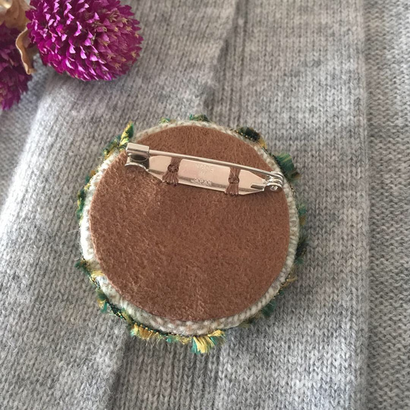 リボン刺繍のブローチ リース 5枚目の画像