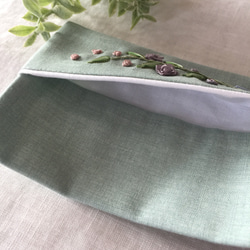 リボン刺繍のポケットティッシュケース 緑×グラデーション 3枚目の画像