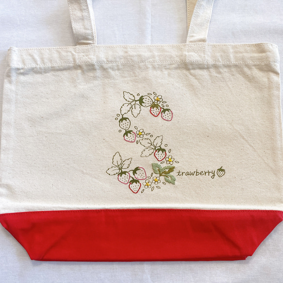 刺繍×シルクスクリーンのトートバッグ 生成り×赤 トートバッグ