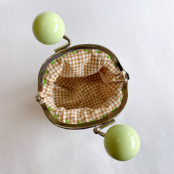 リボン刺繍の飴ちゃんガマ口 ウサギとケーキ 7枚目の画像