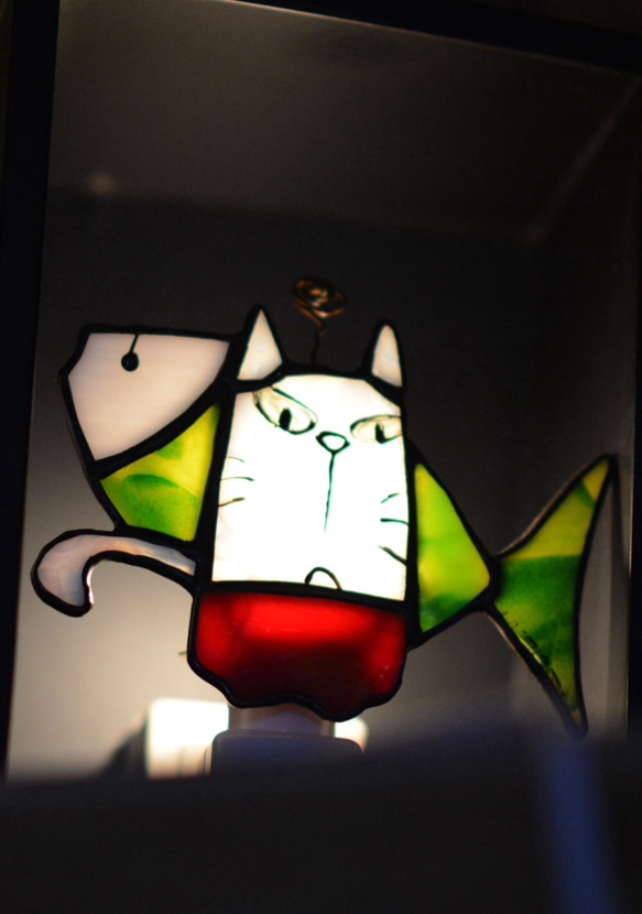mskさん依頼LED使用    ［再販］コンセントランプ 大きな魚を背負った猫君のフットトランプ 2枚目の画像