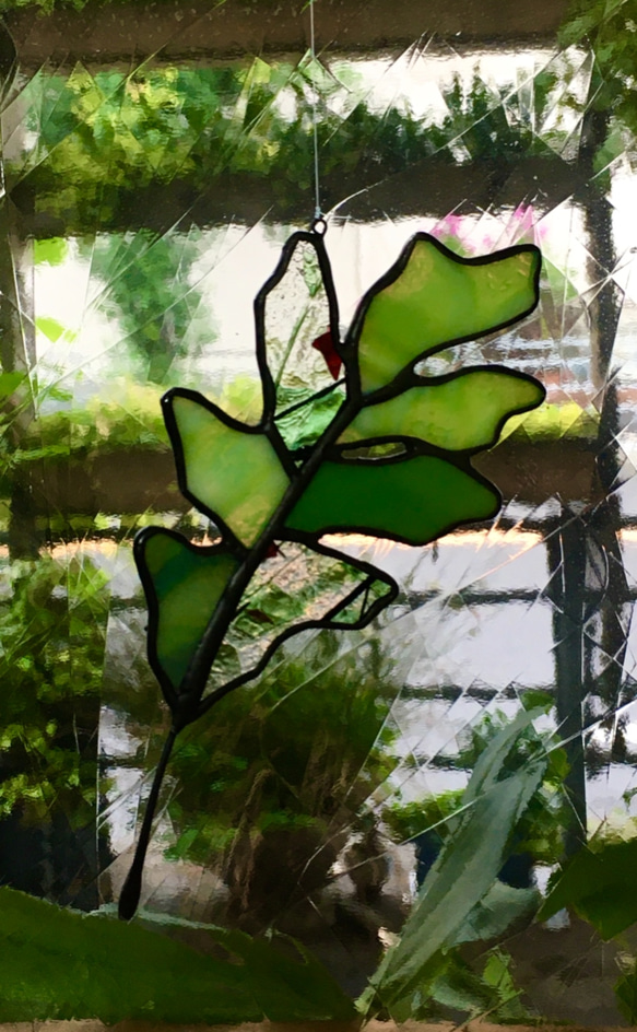 柏葉　サンキャッチャー　ステンドグラス製　窓辺の装い　インテリア　落葉 7枚目の画像