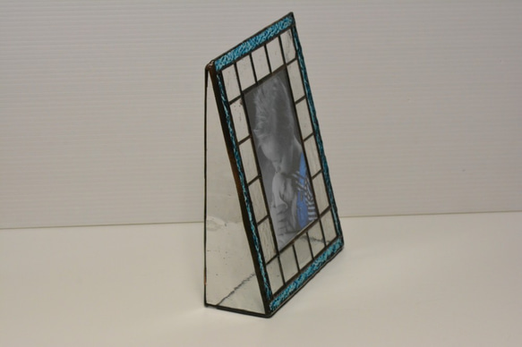 ビンテージ風ガラスを使ったフォトフレーム・ブルーラインの落ち着いた味わい・贈答用・おしゃれインテリア 5枚目の画像