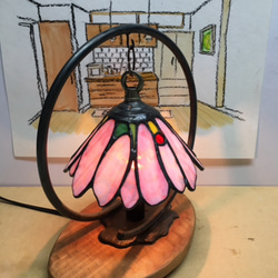 【受注後の製作】ピンクの花びら ループ木製台 テーブルランプ 5枚目の画像