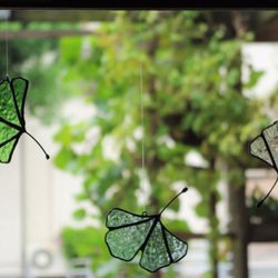 木の葉サンキャッチャーステンドグラス製”クリアーな色”吊り下げタイプ 3枚目の画像