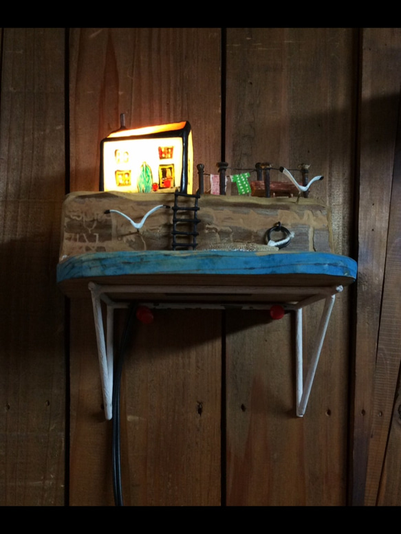[一点物]ステンドガラス製暖かいお部屋の色合いハウスランプ(小)天然木海辺贈答品 4枚目の画像