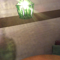 吊り下げ照明・ビンテージ調ステンドグラスランプ・ペンダントライト 4枚目の画像