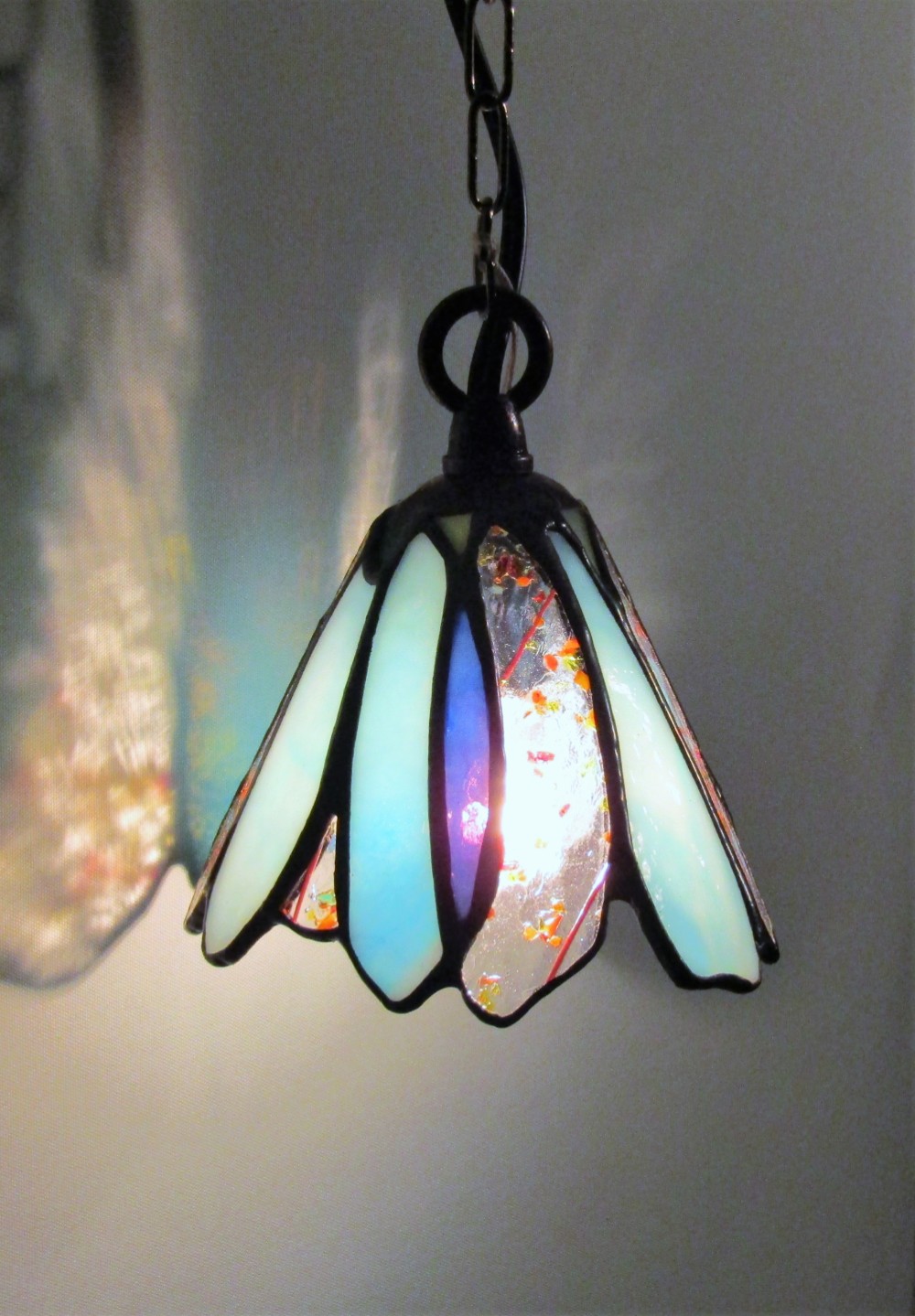 小さな間接照明・吊り下げランプ・ライトアップ