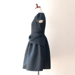 ジャガードのリトルブラックドレス 5枚目の画像