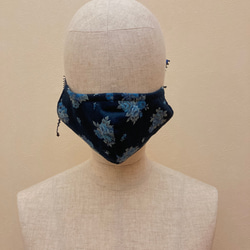 花柄コーデュロイの立体マスク【紺リボン】 4枚目の画像