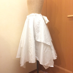銀色ストライプのギャザースカート 1枚目の画像