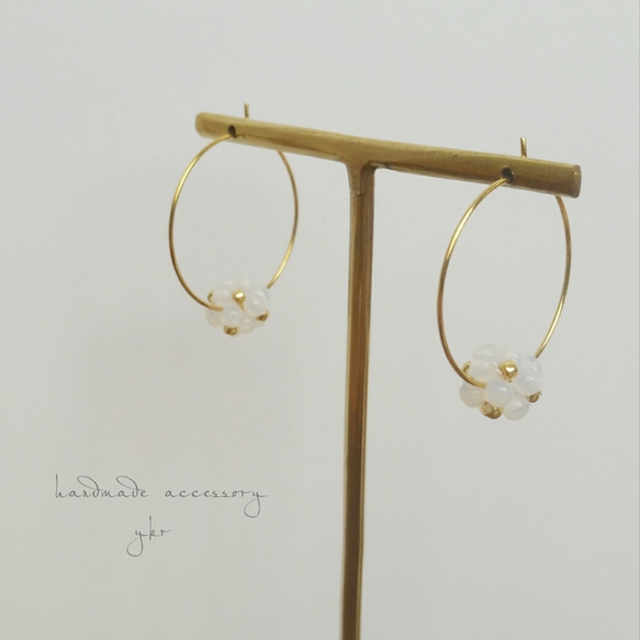 beads ball hoop Pierce【ﾎﾜｲﾄｵﾊﾟｰﾙ】 1枚目の画像