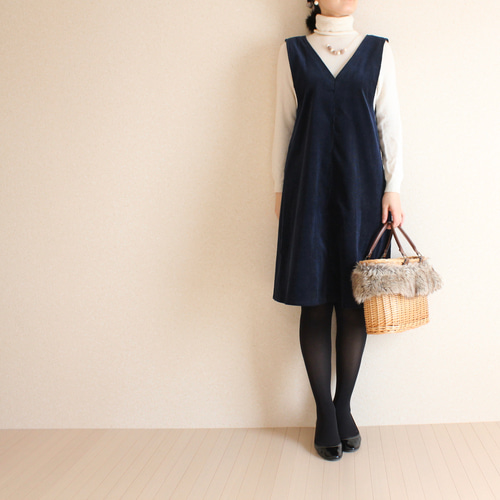 冬支度 コーデュロイ 膝丈ジャンパースカート Vネック