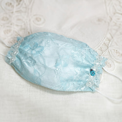 ♥♥不織布マスクだって、オシャレに着用したいという方に！！♥♥淡いブルーレース・てんとう虫の不織布マスクカバーです♥♥ 4枚目の画像