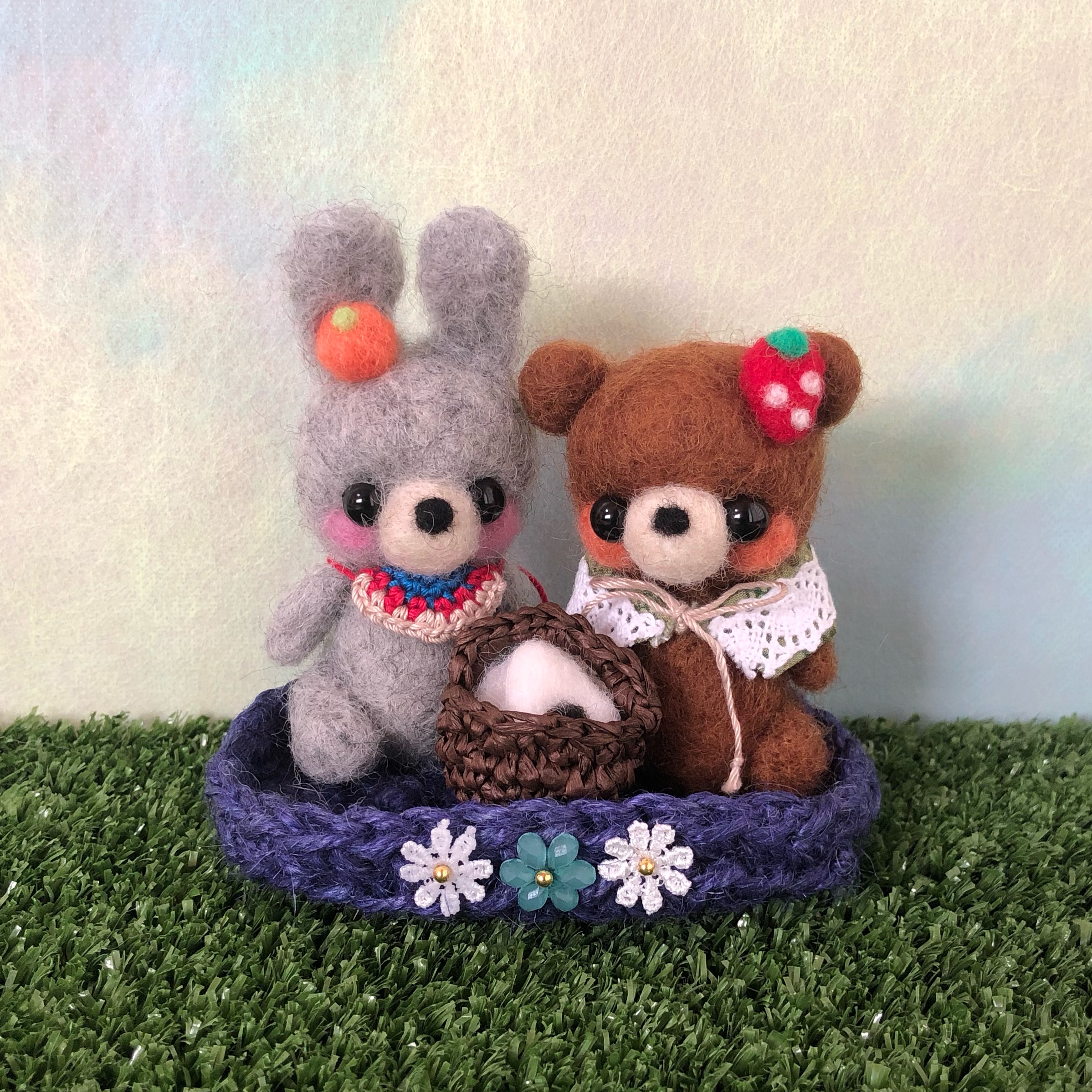 羊毛フェルト ブラウンくまさん＆グレーうささん お腹すいたね