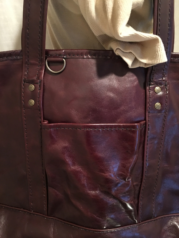 革の手触りとしっかり感が楽しめる本格手縫い牛革トートバッグ 2枚目の画像