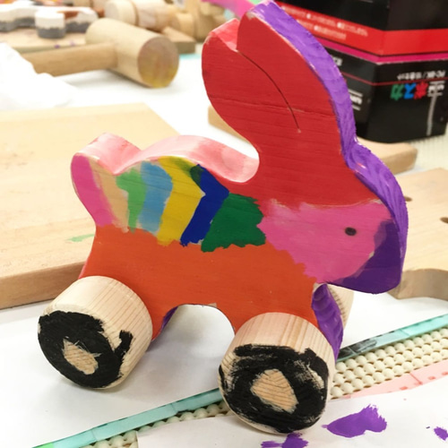 木工作品 色ぬりと組み立てが楽しめる木のくるま「ウサギ