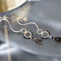 【14KGF】Smoky Quartz Curvy Elegant Dangling Earrings 3枚目の画像