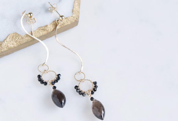 【14KGF】Smoky Quartz Curvy Elegant Dangling Earrings 5枚目の画像