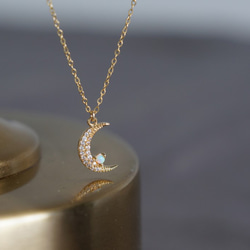 【14KGF】CZ Pave Crescent Moon Opal Necklace 1枚目の画像