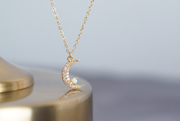 【14KGF】CZ Pave Crescent Moon Opal Necklace 3枚目の画像