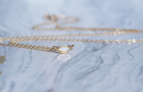 【14KGF】Tiny Oval Opal Necklace 4枚目の画像