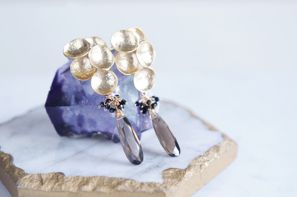 Gemstone Smoky Quartz,Matt Gold Grape Earrings 3枚目の画像