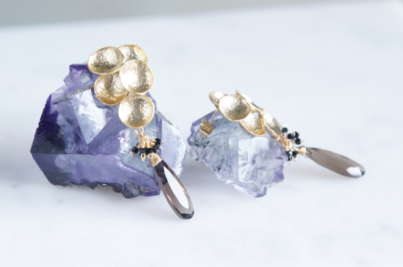 Gemstone Smoky Quartz,Matt Gold Grape Earrings 4枚目の画像