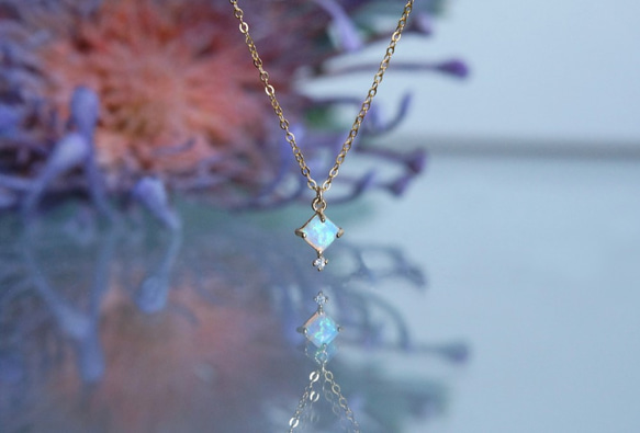 【14KGF】Tiny CZ White Opal Elegant Necklace 1枚目の画像