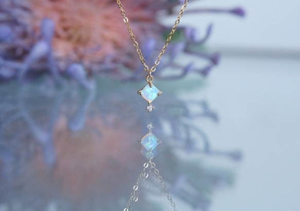 【14KGF】Tiny CZ White Opal Elegant Necklace 3枚目の画像