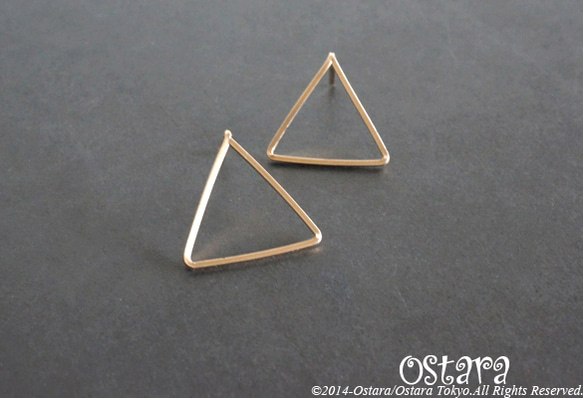 【14KGF】Stud Earrings,Simple Triangle 第1張的照片